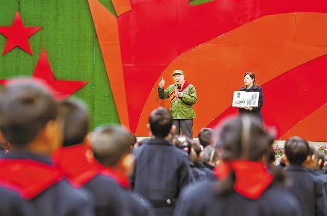 时尚芭比做美甲